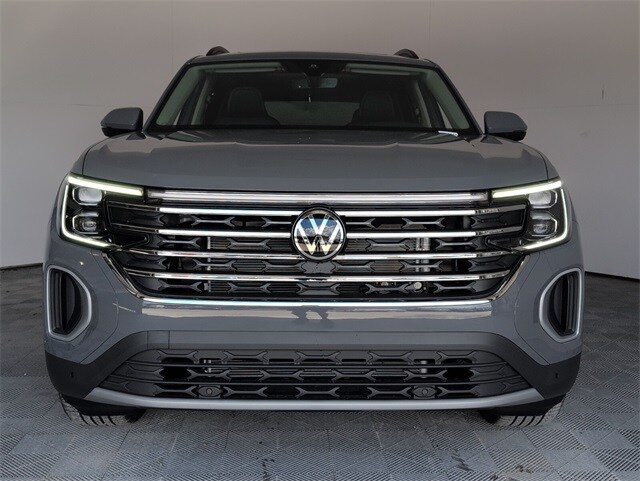 2026 Volkswagen Atlas SE Technology photo 3