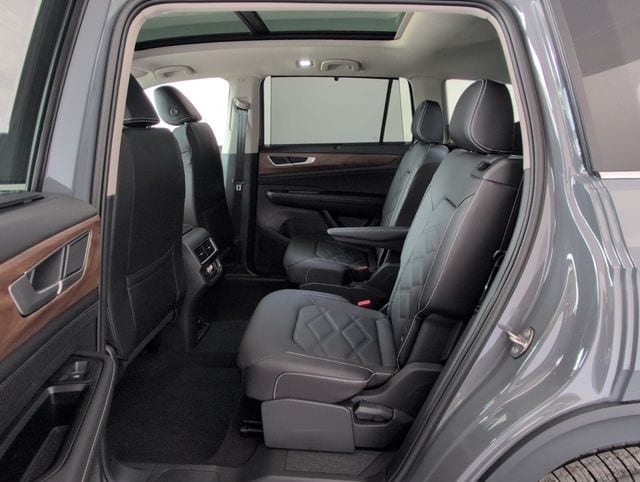 2026 Volkswagen Atlas SE w/Tech - Photo 7