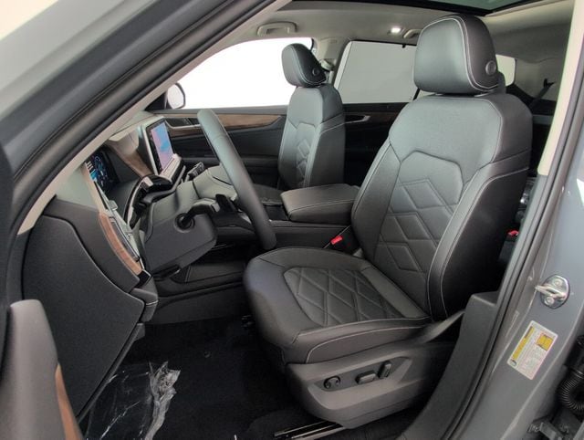 2026 Volkswagen Atlas SE w/Tech - Photo 5