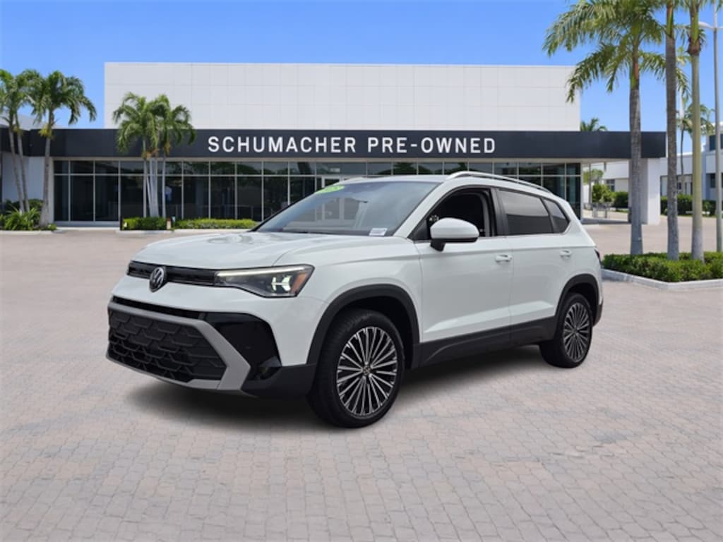 Certified 2025 Volkswagen Taos 1.5T SE SUV