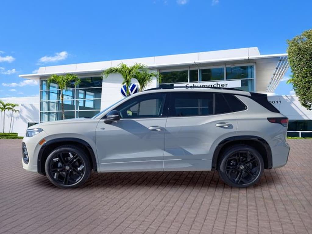 New 2026 Volkswagen Tiguan 2.0T SE R-Line Black SUV