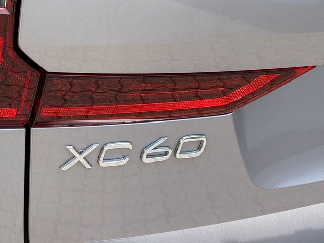 2026 Volvo XC60 Core - Photo 9