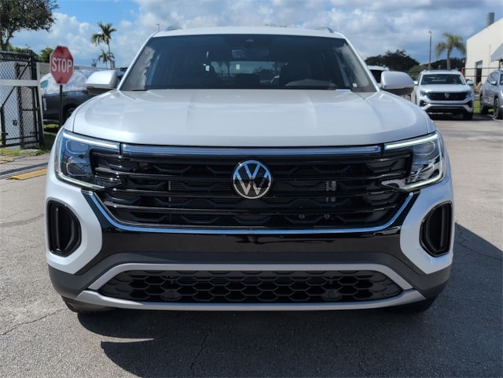 New 2026 Volkswagen Atlas Cross Sport 2.0T SE SUV