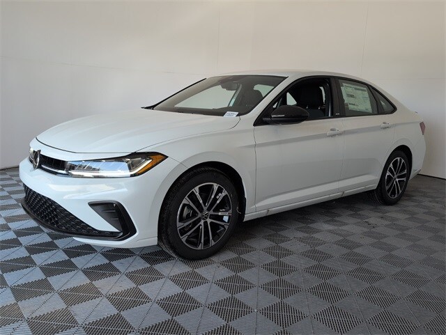 2025 Volkswagen Jetta 1.5T Sport photo 4