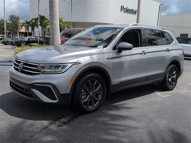 2023 Volkswagen Tiguan SE photo 3