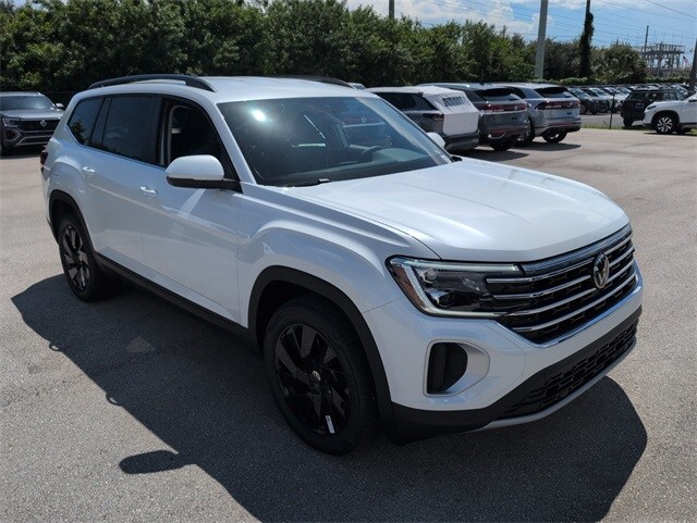 2026 Volkswagen Atlas SE Technology photo 2