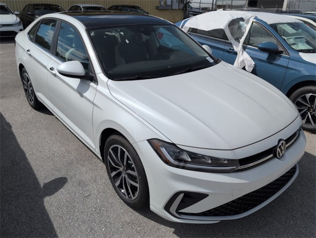 New 2025 Volkswagen Jetta 1.5T SE Sedan