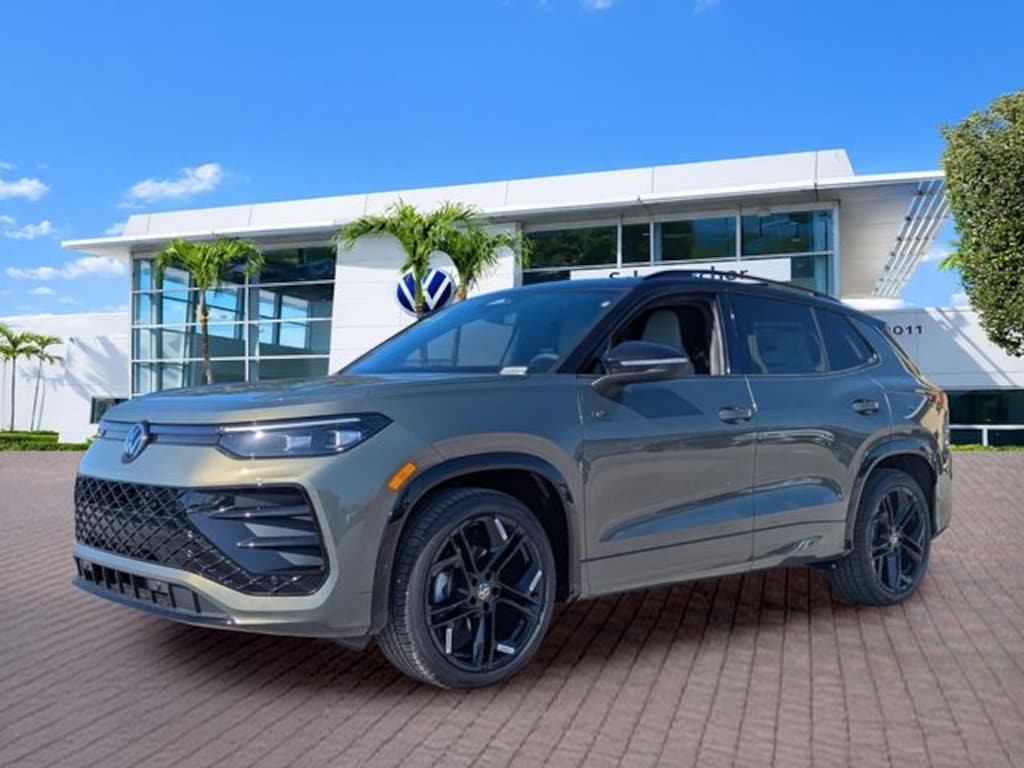 New 2026 Volkswagen Tiguan 2.0T SE R-Line Black SUV