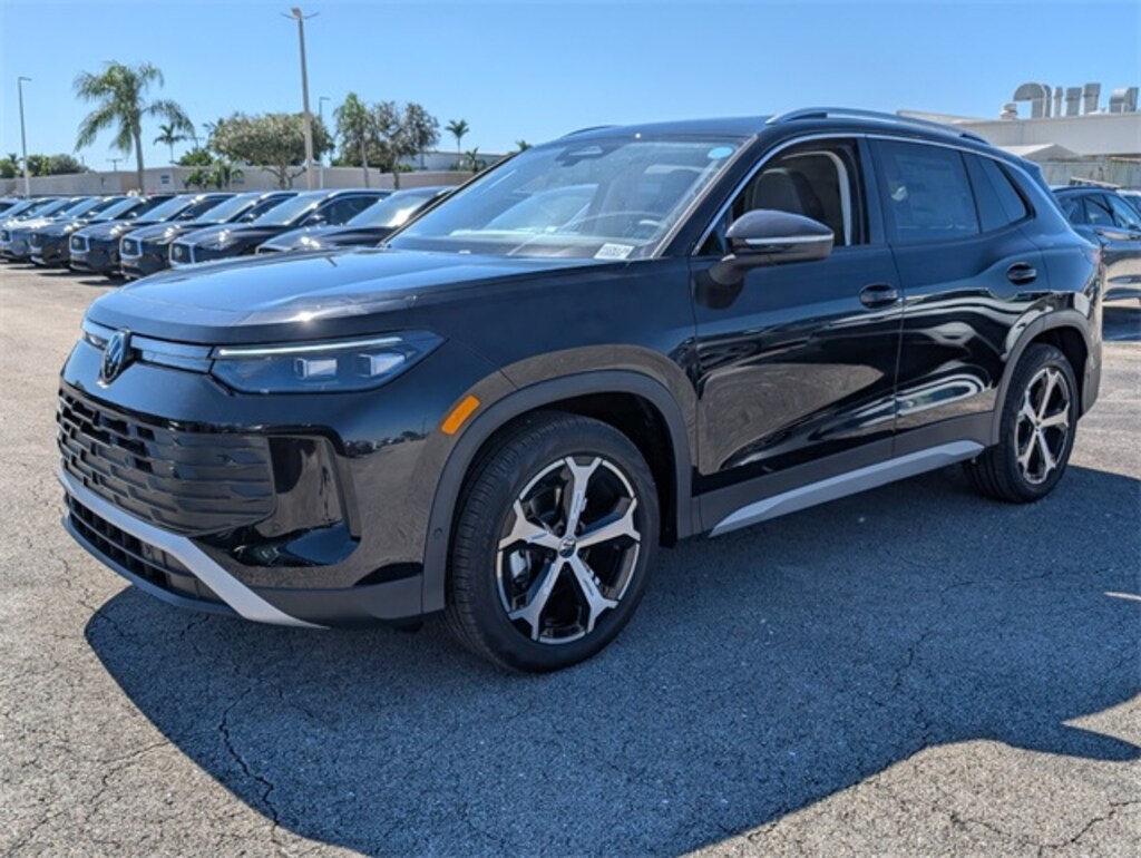 New 2026 Volkswagen Tiguan 2.0T SE SUV