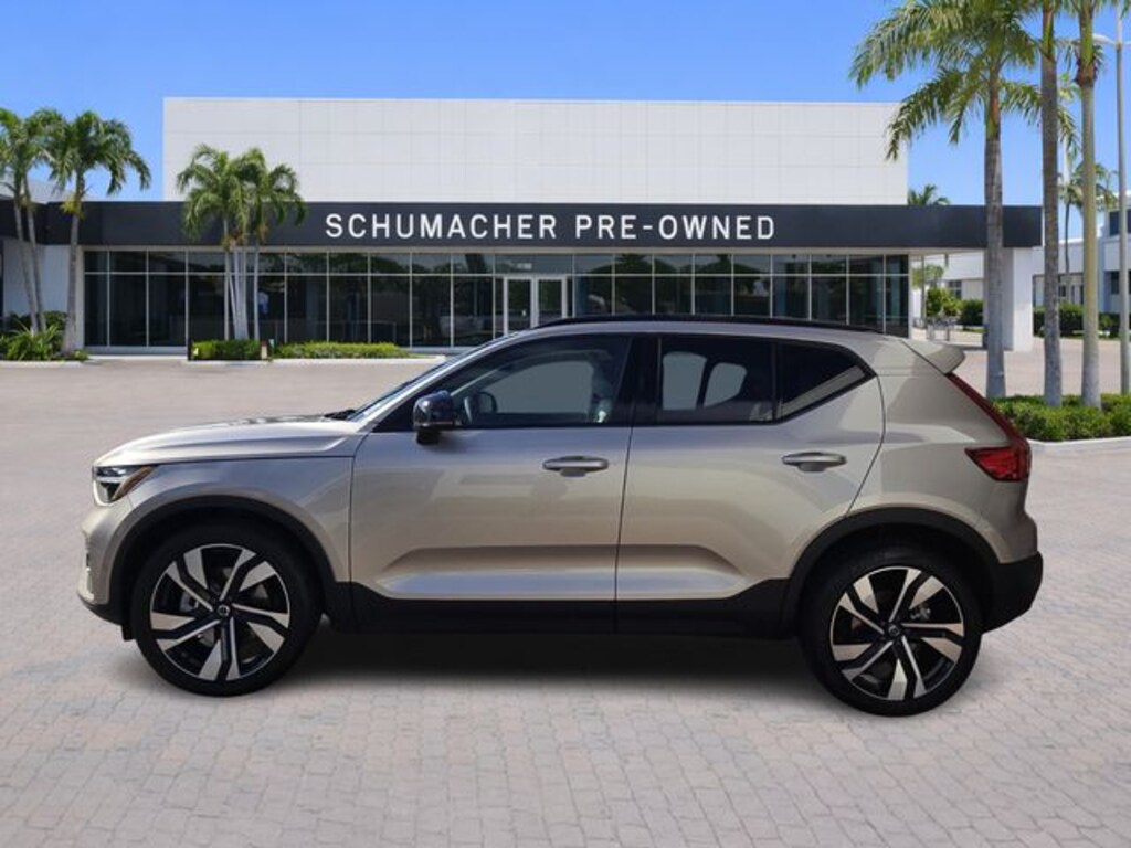 Used 2023 Volvo XC40 B5 AWD Plus Dark SUV