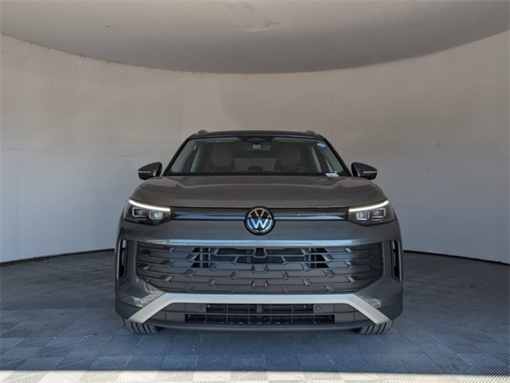 New 2025 Volkswagen Tiguan 2.0T SE SUV