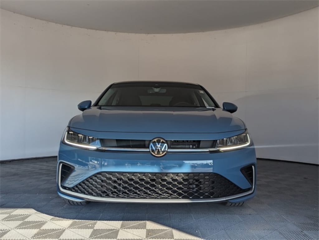 Used 2025 Volkswagen Jetta 1.5T SE Sedan