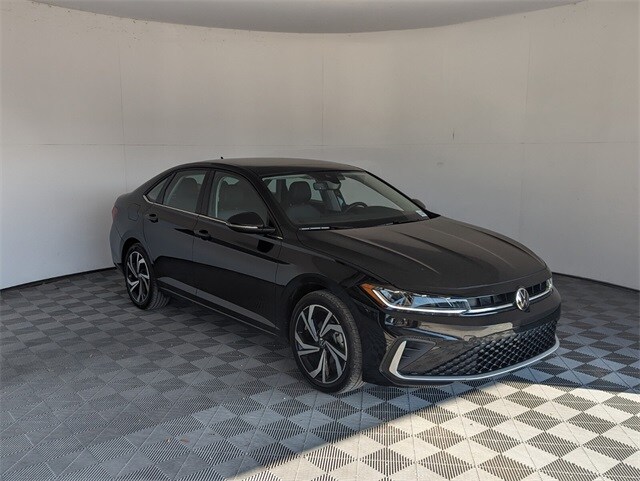 2025 Volkswagen Jetta 1.5T SEL photo 2