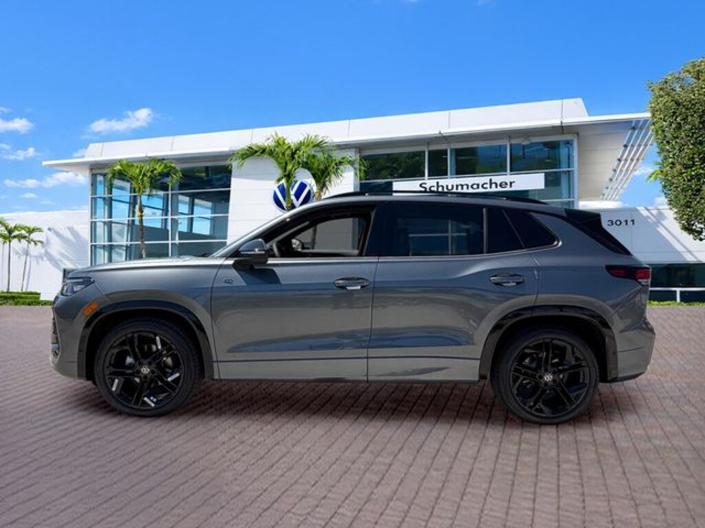 New 2026 Volkswagen Tiguan 2.0T SE R-Line Black SUV