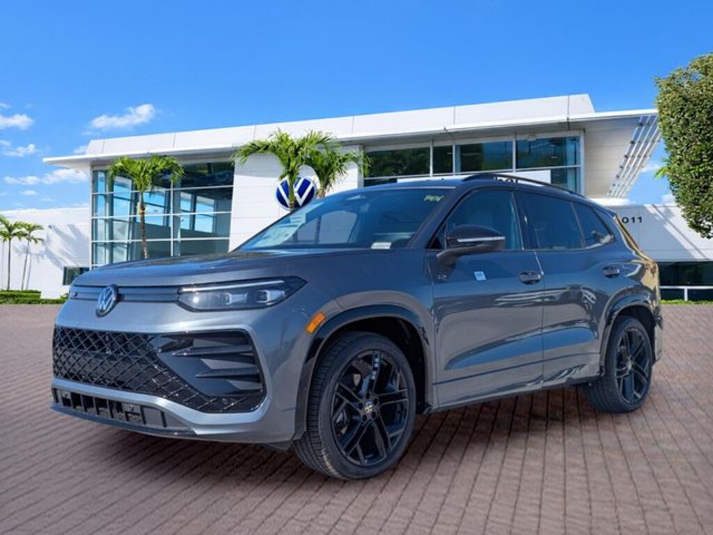 New 2026 Volkswagen Tiguan 2.0T SE R-Line Black SUV