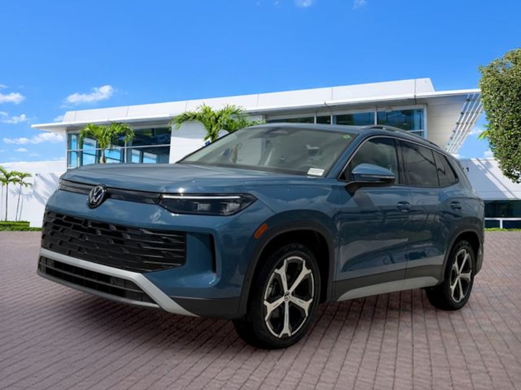New 2026 Volkswagen Tiguan 2.0T SE SUV