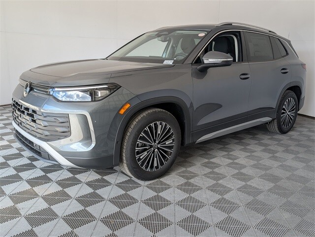 2025 Volkswagen Tiguan S photo 3