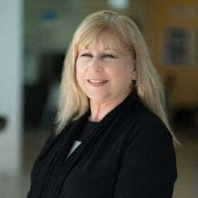 Staff member Donna Skoda from ID_c829ab