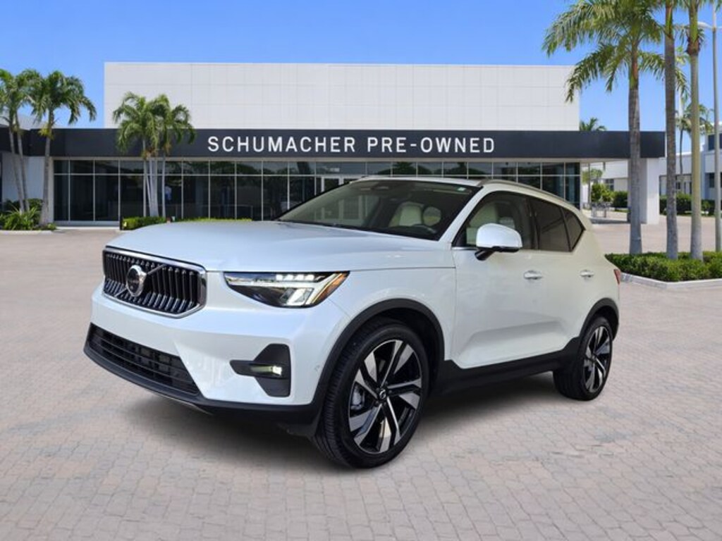 Used 2023 Volvo XC40 B4 FWD Plus Bright SUV