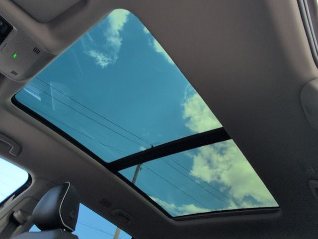 2026 Volkswagen Atlas SEL Premium R-Line - Photo 11