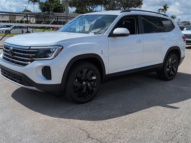 2026 Volkswagen Atlas SE Technology photo 3