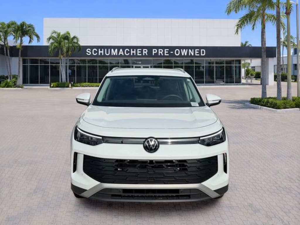 Certified 2025 Volkswagen Tiguan 2.0T SE SUV