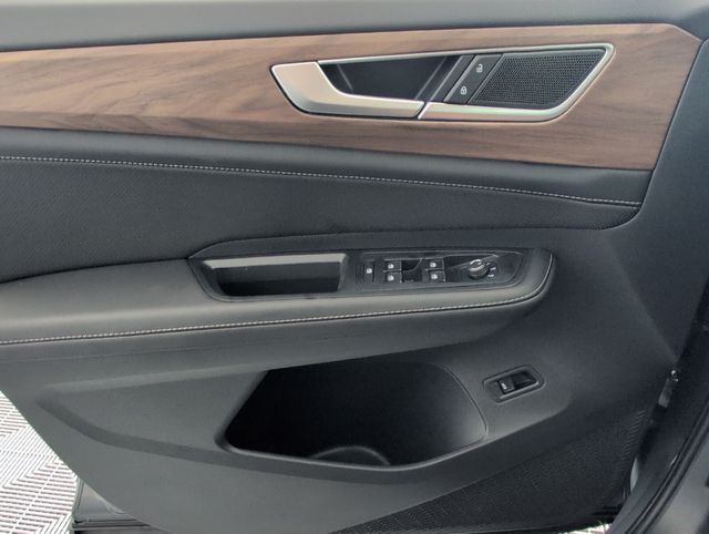 2026 Volkswagen Atlas SE w/Tech - Photo 15