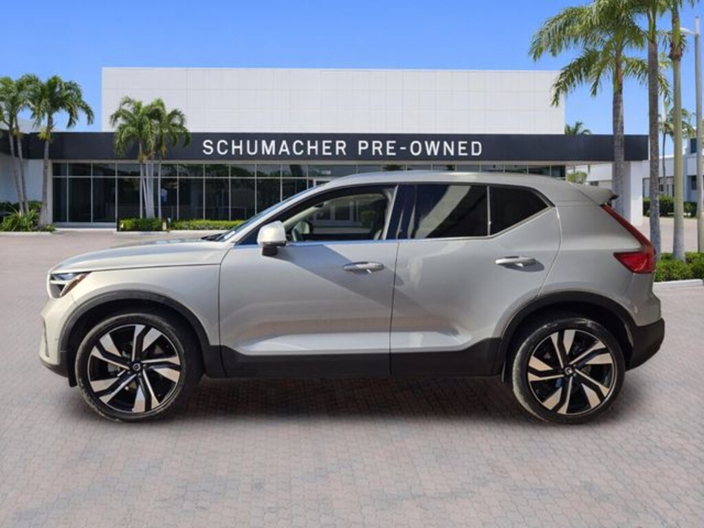 Used 2023 Volvo XC40 B5 AWD Plus Bright SUV