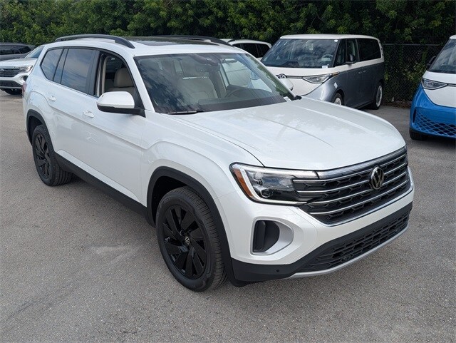 2026 Volkswagen Atlas SE Technology photo 2