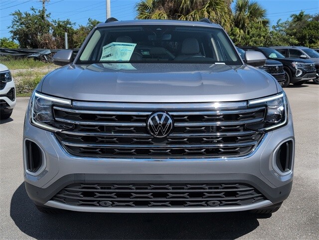 2026 Volkswagen Atlas SE Technology photo 2