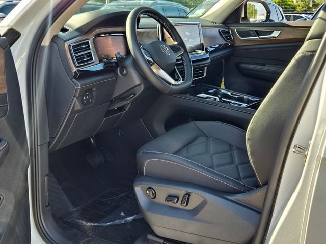2026 Volkswagen Atlas SE w/Tech - Photo 13