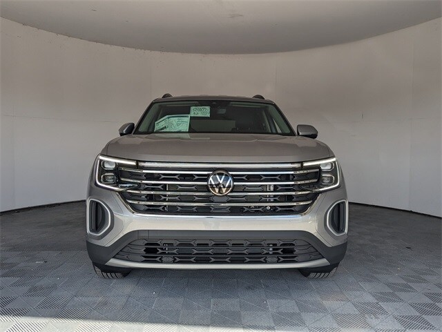 2026 Volkswagen Atlas SE photo 3
