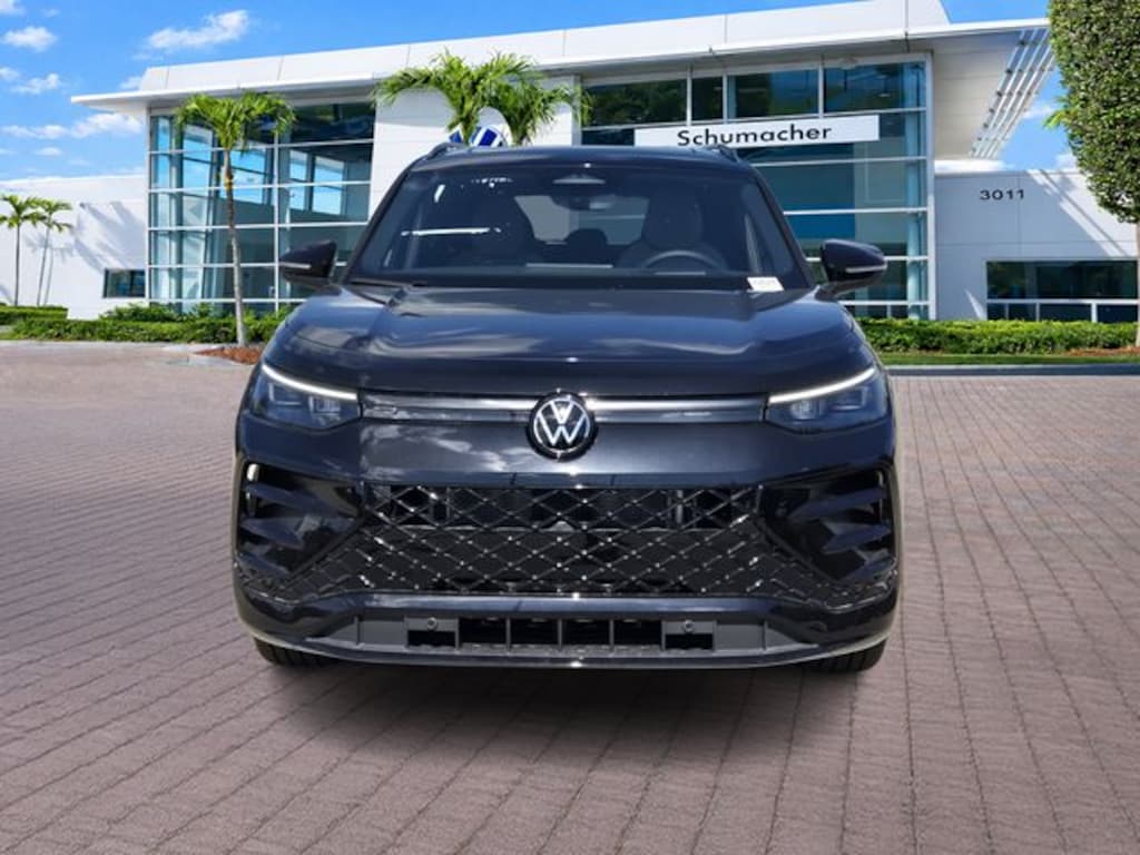 New 2026 Volkswagen Tiguan 2.0T SE R-Line Black SUV