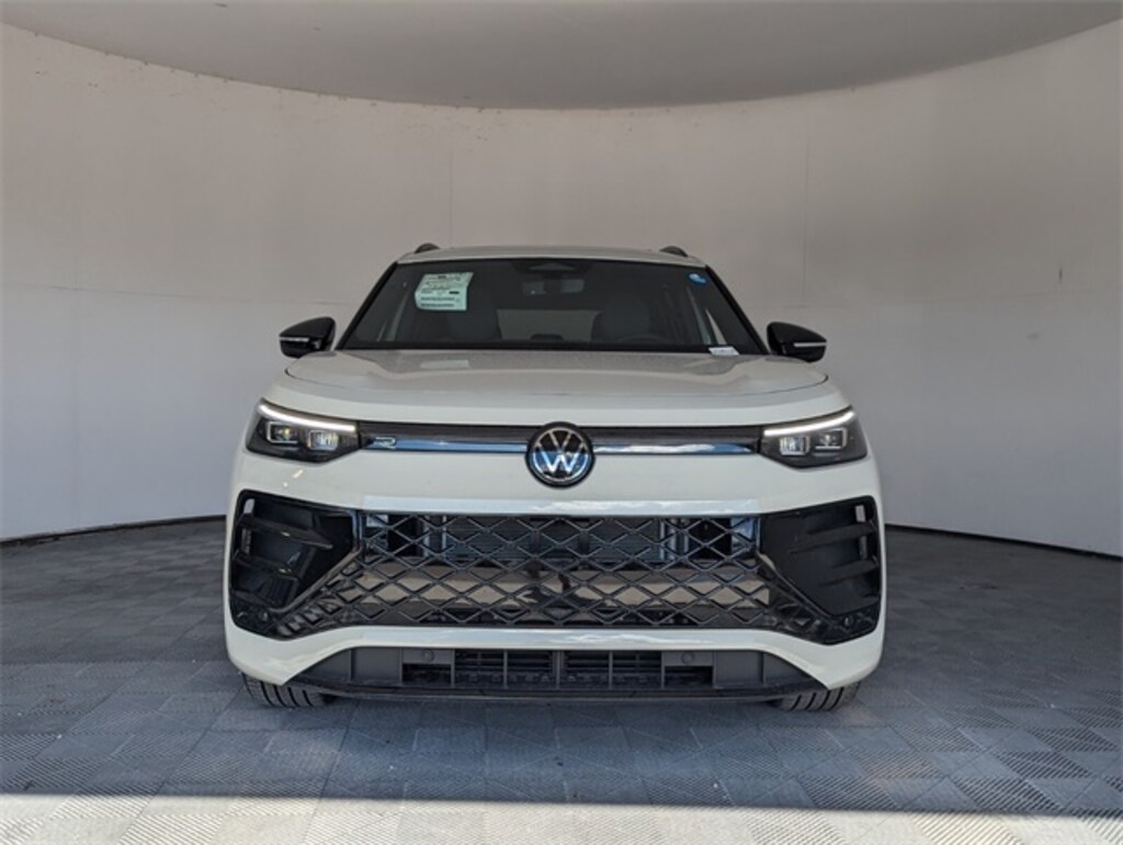 New 2026 Volkswagen Tiguan 2.0T SE SUV