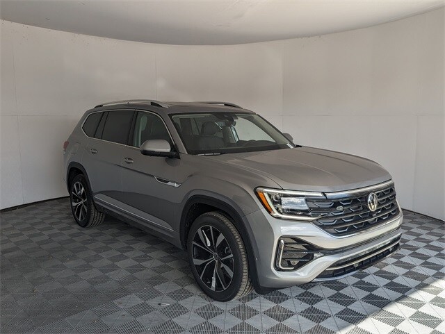 2026 Volkswagen Atlas SEL Premium R-Line photo 2