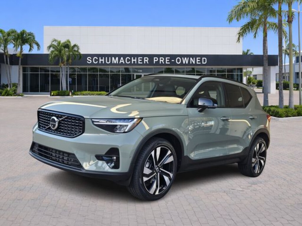 Used 2023 Volvo XC40 B5 AWD Plus Dark SUV