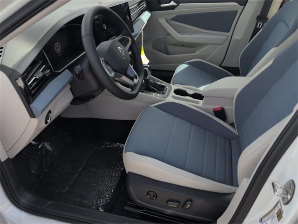 New 2025 Volkswagen Jetta 1.5T SE Sedan