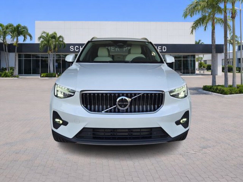 Used 2023 Volvo XC40 B4 FWD Plus Bright SUV