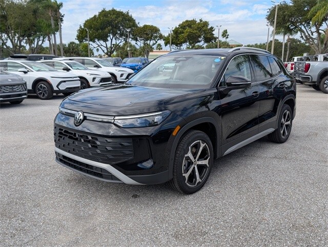 2026 Volkswagen Tiguan SE photo 3