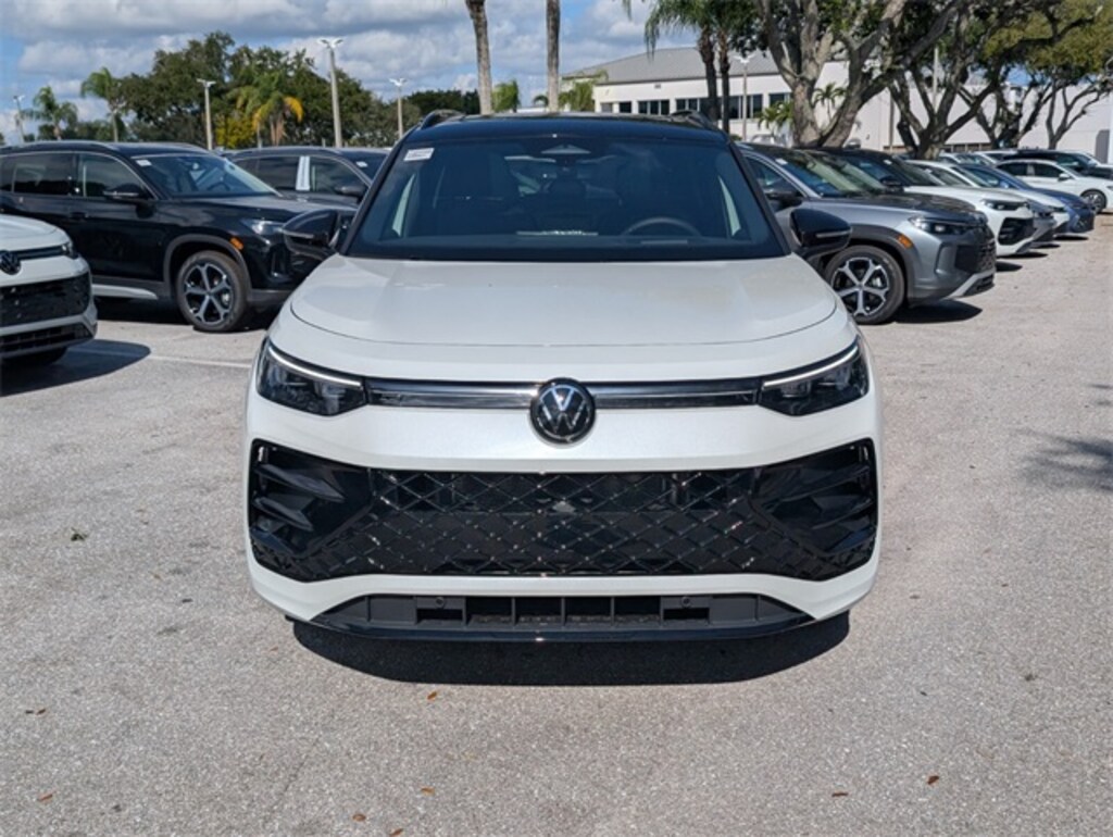 New 2026 Volkswagen Tiguan 2.0T SE R-Line Black SUV