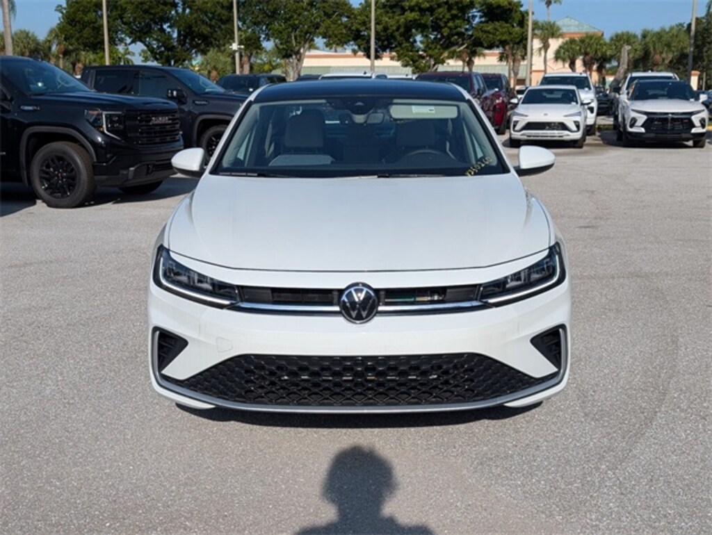 New 2025 Volkswagen Jetta 1.5T SE Sedan