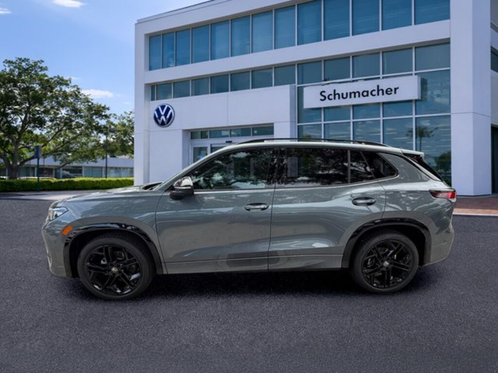 New 2026 Volkswagen Tiguan 2.0T SE R-Line Black SUV