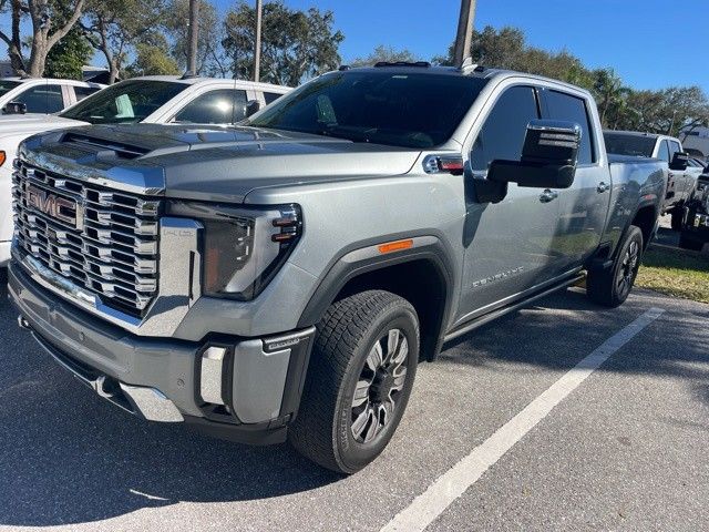 2024 GMC Sierra 4WD Crew Cab Standard Box Denali's photo