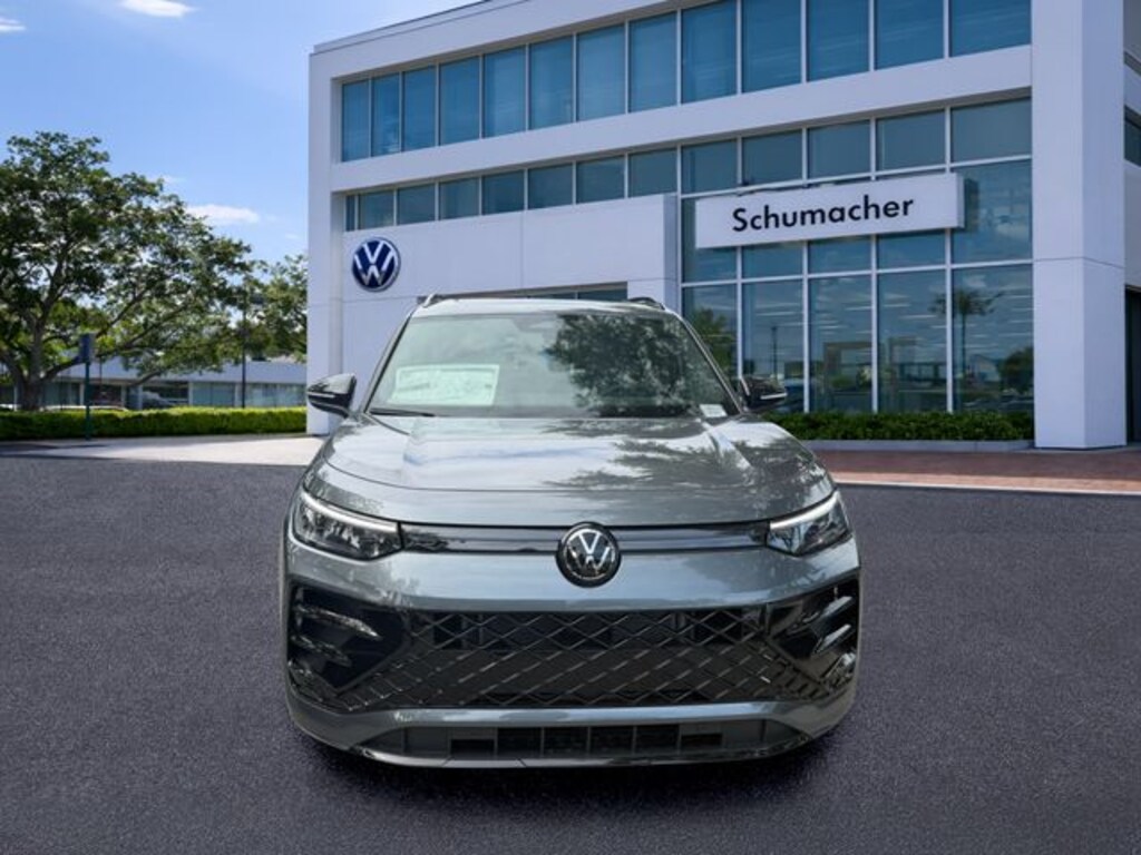 New 2026 Volkswagen Tiguan 2.0T SE R-Line Black SUV