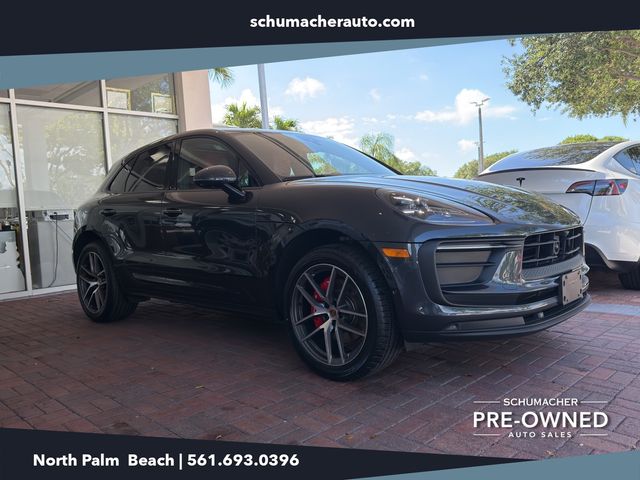 2022 Porsche Macan -'s photo
