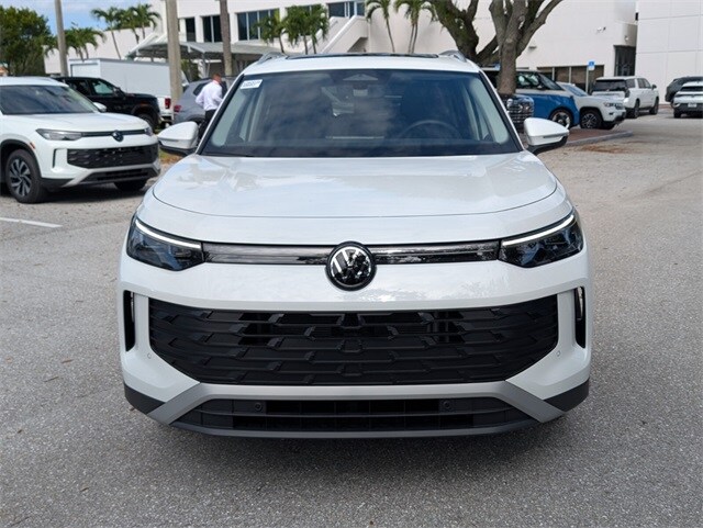 2026 Volkswagen Tiguan SE photo 2