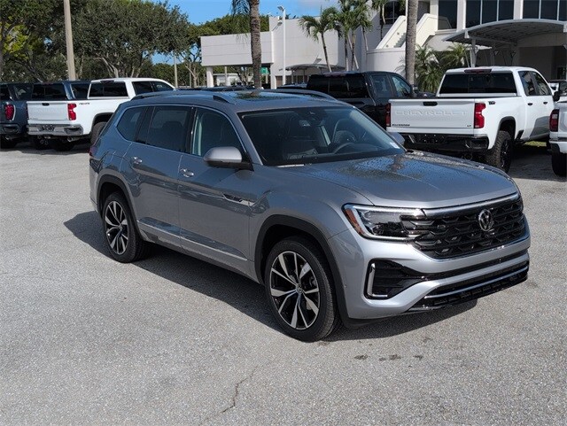 2026 Volkswagen Atlas SEL Premium R-Line photo 2