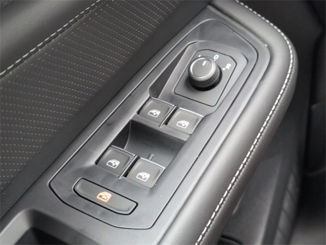 2025 Volkswagen Atlas Cross Sport SEL photo 4