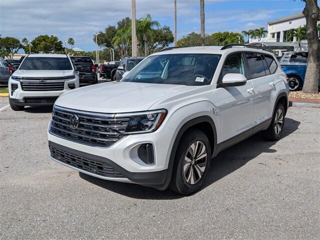 2026 Volkswagen Atlas SE photo 4