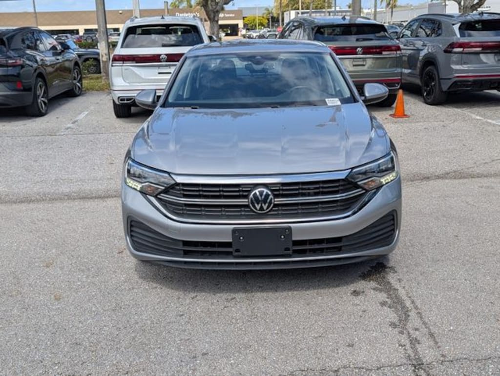 Certified 2024 Volkswagen Jetta 1.5T SE Sedan